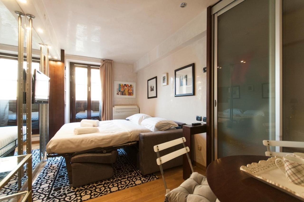 Youhosty - Duomo Studio Apartment Milão Exterior foto